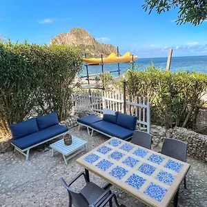 https://libeccio-santa-flavia.sicilyhotelsitaly.net